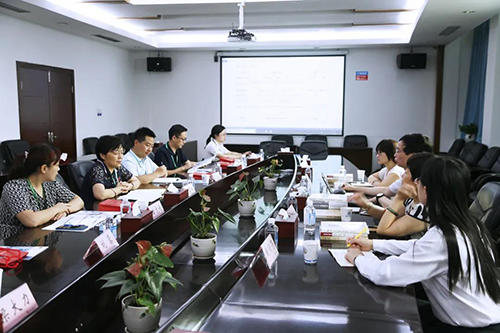 会议中尊龙凯时与人福药业就今后的合作方向进行了深入探讨